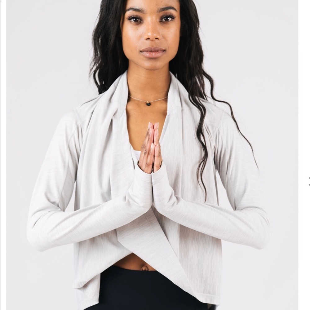 NWOT Zyia Cream Yoga Shawl